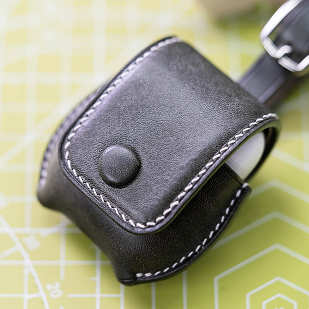 Leather Sewing Pattern: AirPods Case (DIY PDF Pattern) DWIPDFZS053